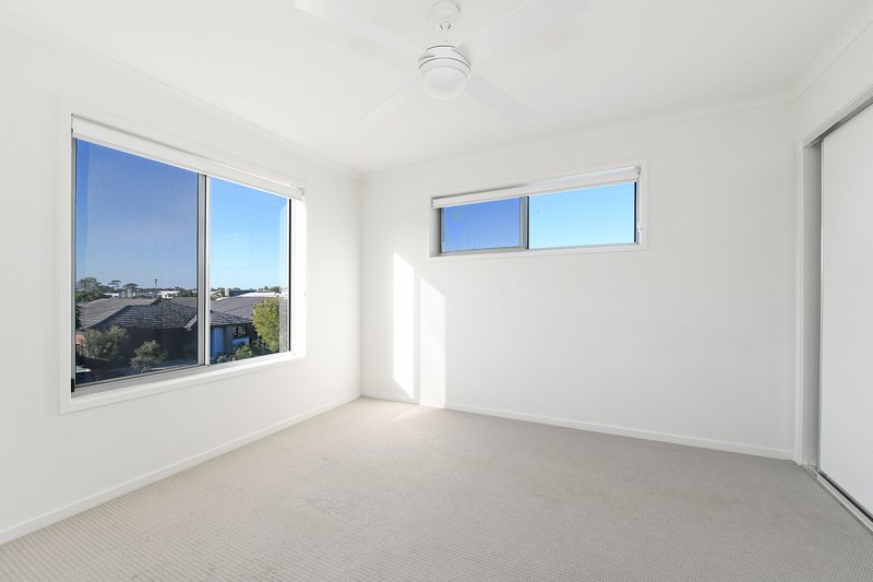Photo - 72 Mansell Street, Meridan Plains QLD 4551 - Image 7