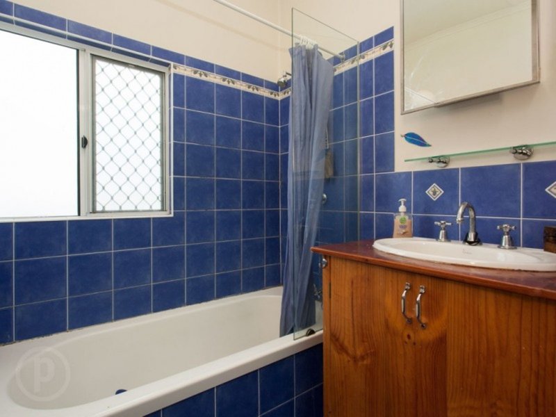 Photo - 72 Meymot Street, Banyo QLD 4014 - Image 6