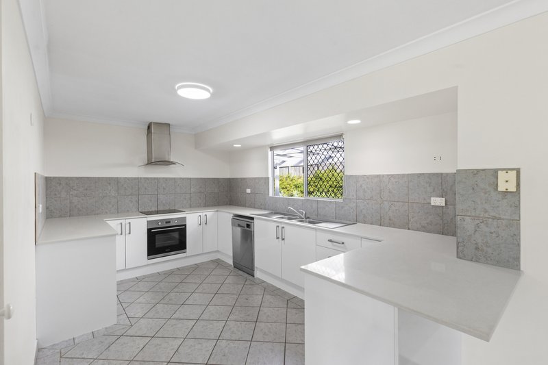 Photo - 72 Michigan Drive, Oxenford QLD 4210 - Image 9