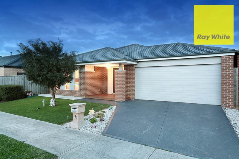 Photo - 72 Middleton Drive, Point Cook VIC 3030 - Image 2