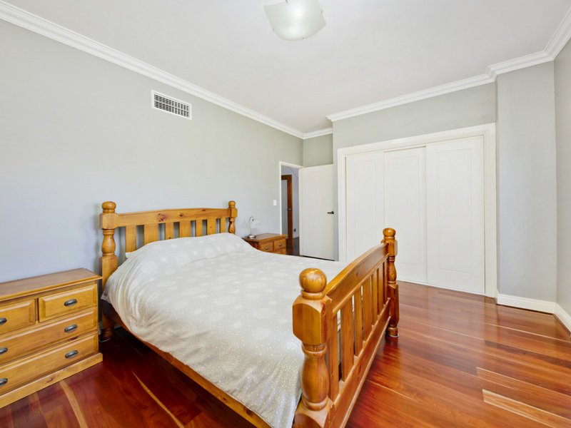 Photo - 72 Moulden Avenue, Yokine WA 6060 - Image 6