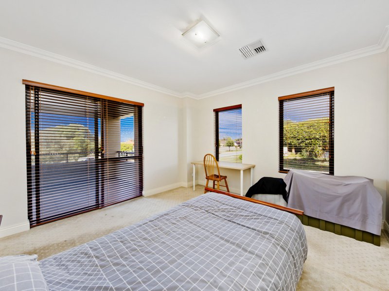 Photo - 72 Moulden Avenue, Yokine WA 6060 - Image 17