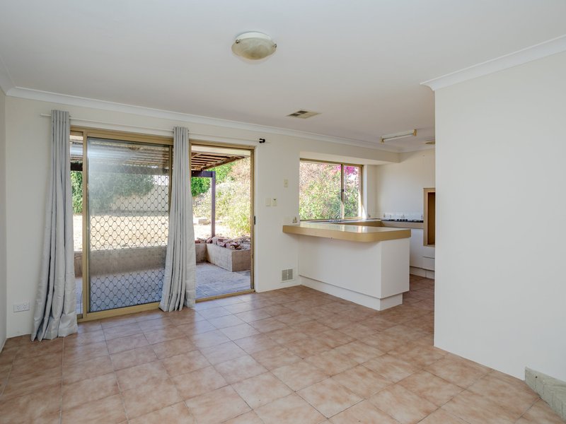 Photo - 72 Murchison Way, Gosnells WA 6110 - Image 13