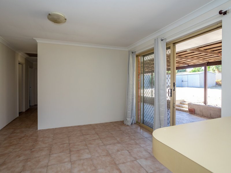 Photo - 72 Murchison Way, Gosnells WA 6110 - Image 14