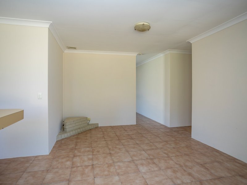 Photo - 72 Murchison Way, Gosnells WA 6110 - Image 15