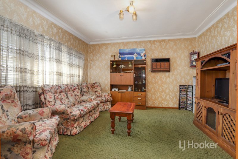 Photo - 72 Newhaven Avenue, Blacktown NSW 2148 - Image 4