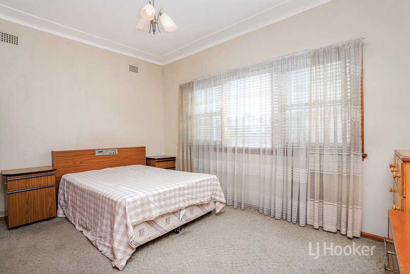 Photo - 72 Newhaven Avenue, Blacktown NSW 2148 - Image 6