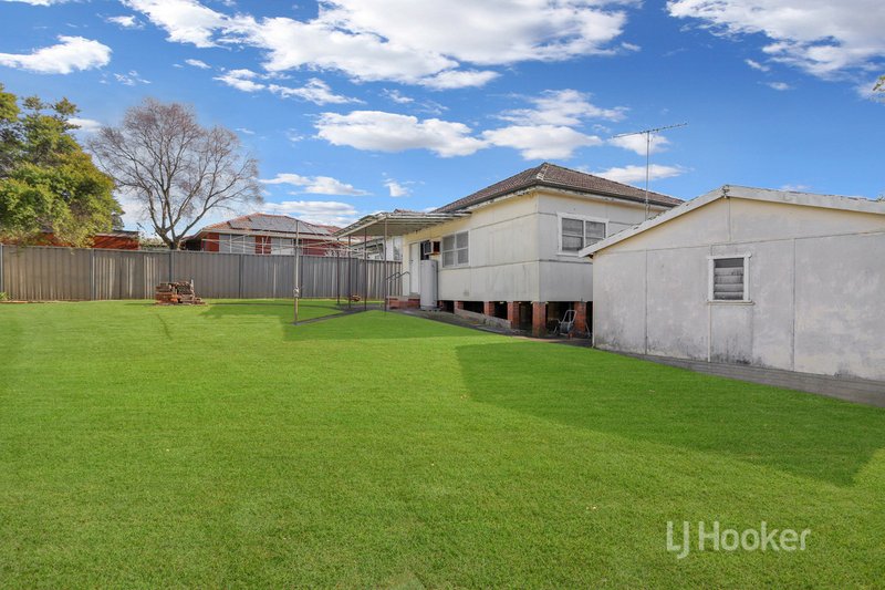 Photo - 72 Newhaven Avenue, Blacktown NSW 2148 - Image 8