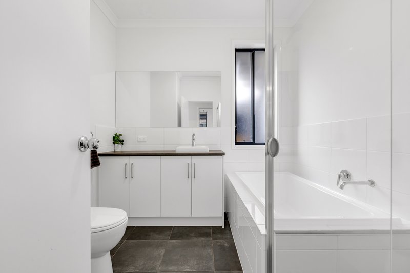 Photo - 72 Newton Boulevard, Munno Para SA 5115 - Image 17
