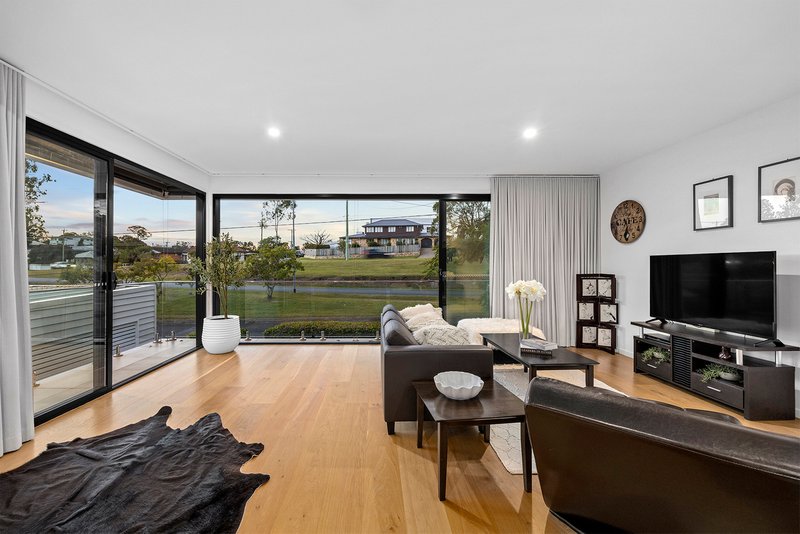 Photo - 72 Oateson Skyline Drive, Seven Hills QLD 4170 - Image 3