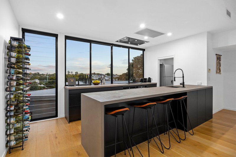Photo - 72 Oateson Skyline Drive, Seven Hills QLD 4170 - Image 8