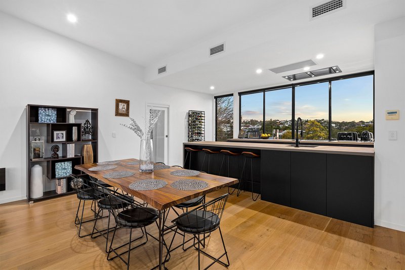 Photo - 72 Oateson Skyline Drive, Seven Hills QLD 4170 - Image 9