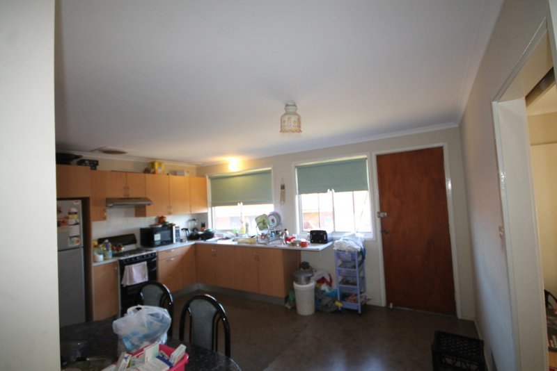 Photo - 72 Oliveri Crescent, Green Valley NSW 2168 - Image 4