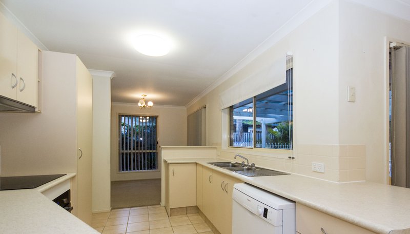 Photo - 72 Pacific Pines Boulevard, Pacific Pines QLD 4211 - Image 4