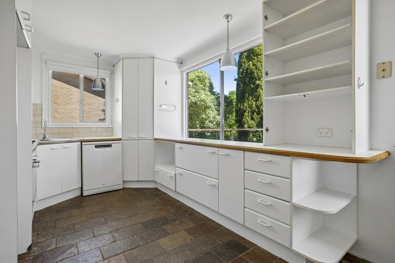 Photo - 72 Perry Drive, Chapman ACT 2611 - Image 3