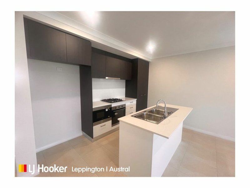 Photo - 72 Podium Way, Oran Park NSW 2570 - Image 4