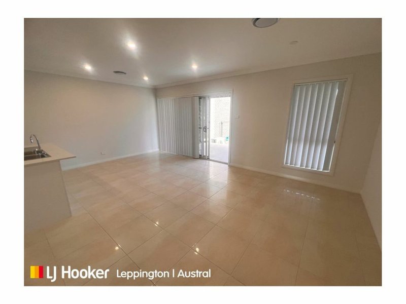 Photo - 72 Podium Way, Oran Park NSW 2570 - Image 5