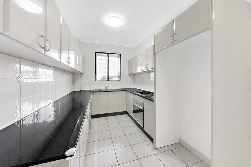 Photo - 7/2 Reid Av , Westmead NSW 2145 - Image 3