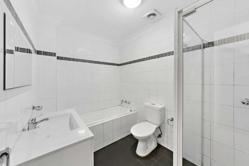 Photo - 7/2 Reid Av , Westmead NSW 2145 - Image 4