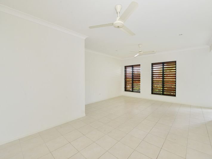 Photo - 72 Roberts Drive, Trinity Beach QLD 4879 - Image 4