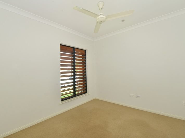 Photo - 72 Roberts Drive, Trinity Beach QLD 4879 - Image 6