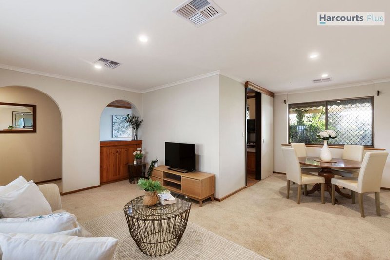 Photo - 72 Sandison Road, Hallett Cove SA 5158 - Image 4