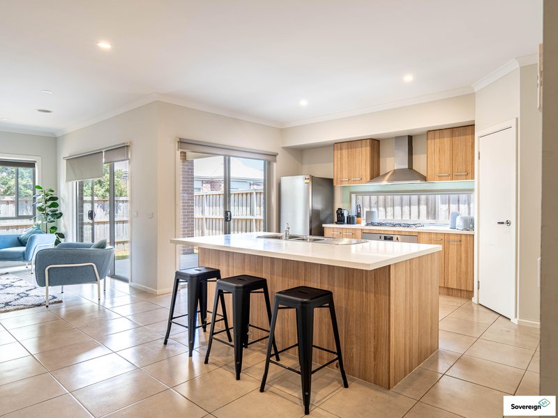 Photo - 72 Spirit Boulevard, Cranbourne East VIC 3977 - Image 5