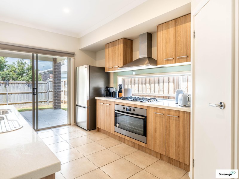 Photo - 72 Spirit Boulevard, Cranbourne East VIC 3977 - Image 6