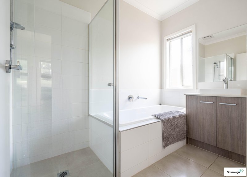 Photo - 72 Spirit Boulevard, Cranbourne East VIC 3977 - Image 16