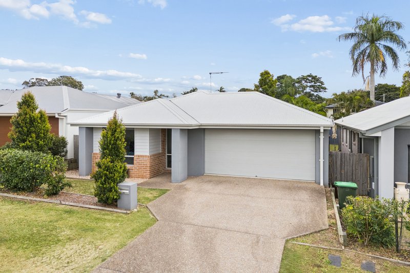 Photo - 72 Spruce Circuit, Hillcrest QLD 4118 - Image 1