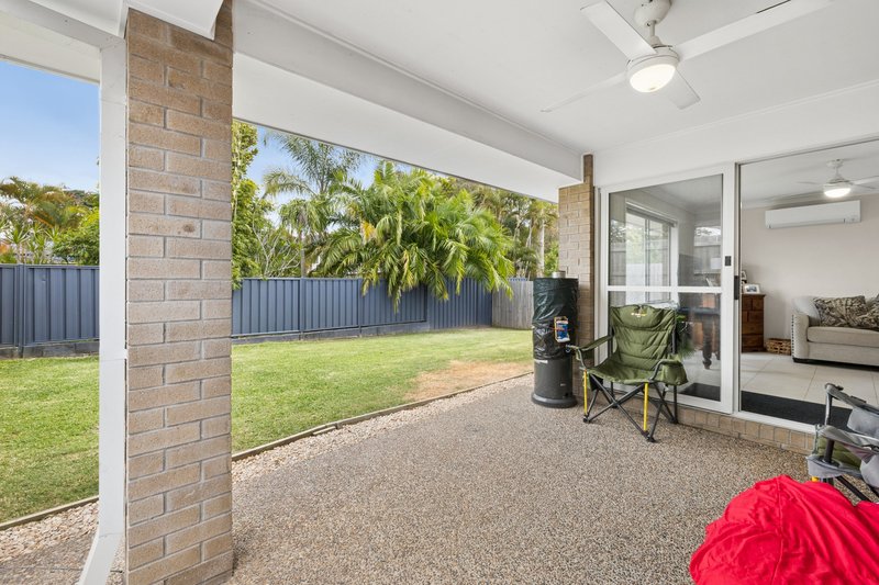 Photo - 72 Spruce Circuit, Hillcrest QLD 4118 - Image 7