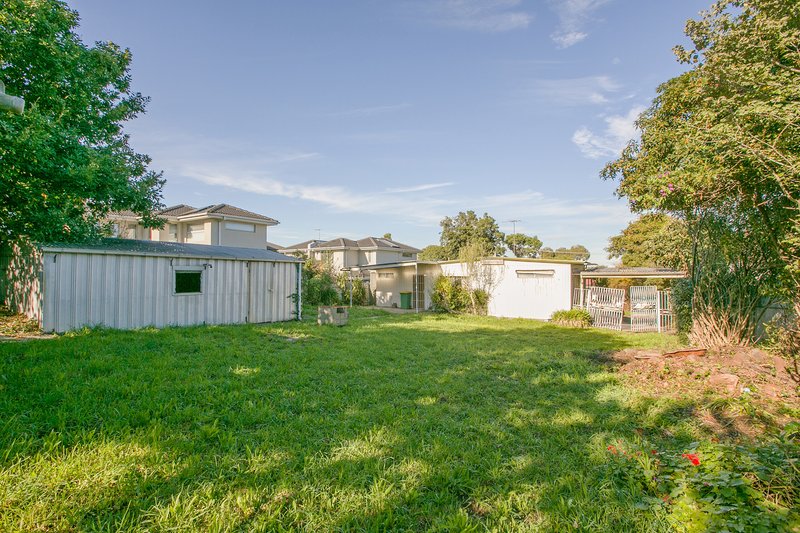 Photo - 72 St Vigeons Road, Reservoir VIC 3073 - Image 10
