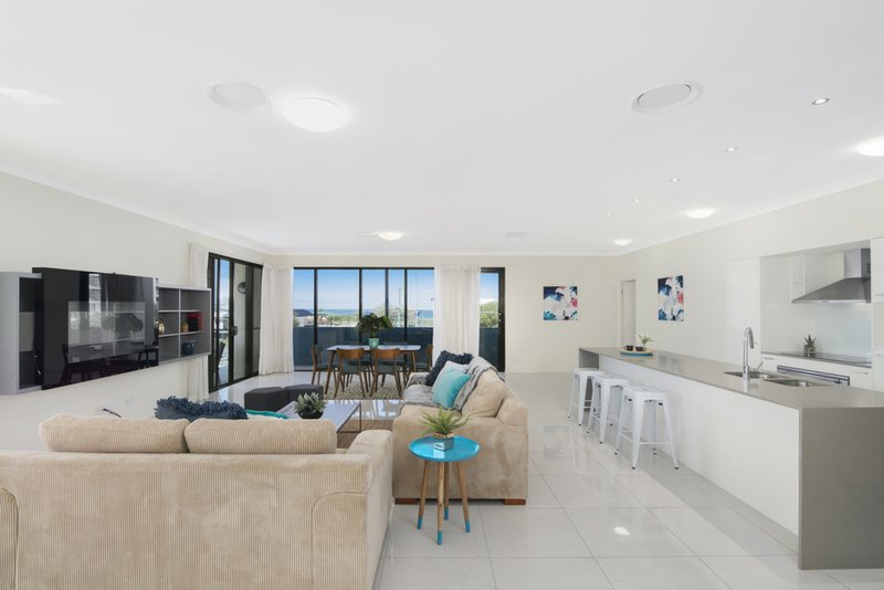 Photo - 7/2 Tallebudgera Drive, Palm Beach QLD 4221 - Image 5