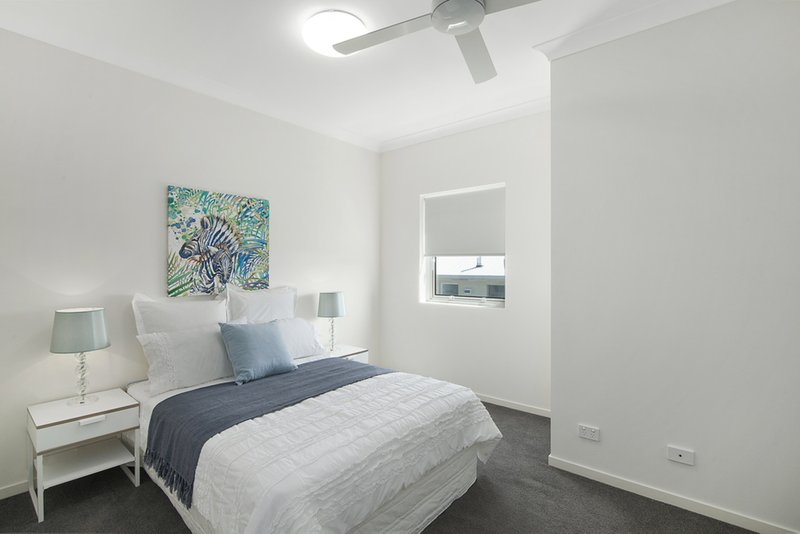 Photo - 7/2 Tallebudgera Drive, Palm Beach QLD 4221 - Image 11