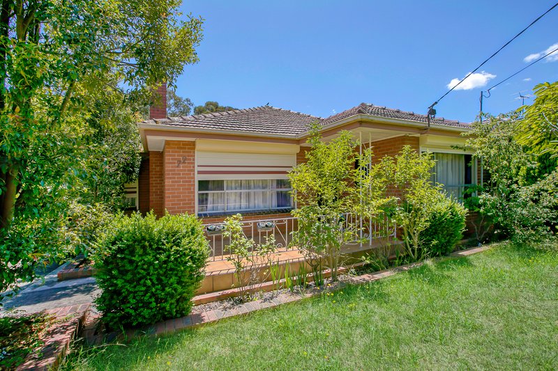 Photo - 72 The Fairway, Kingsbury VIC 3083 - Image 1