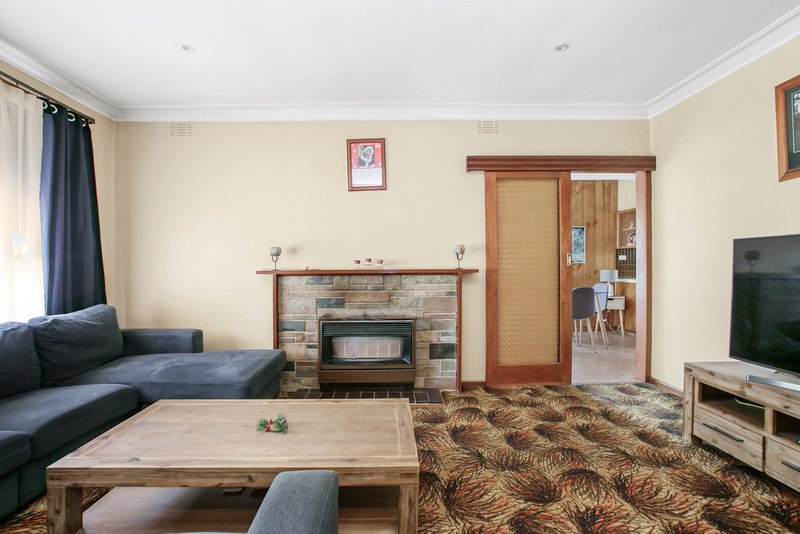 Photo - 72 The Fairway, Kingsbury VIC 3083 - Image 2