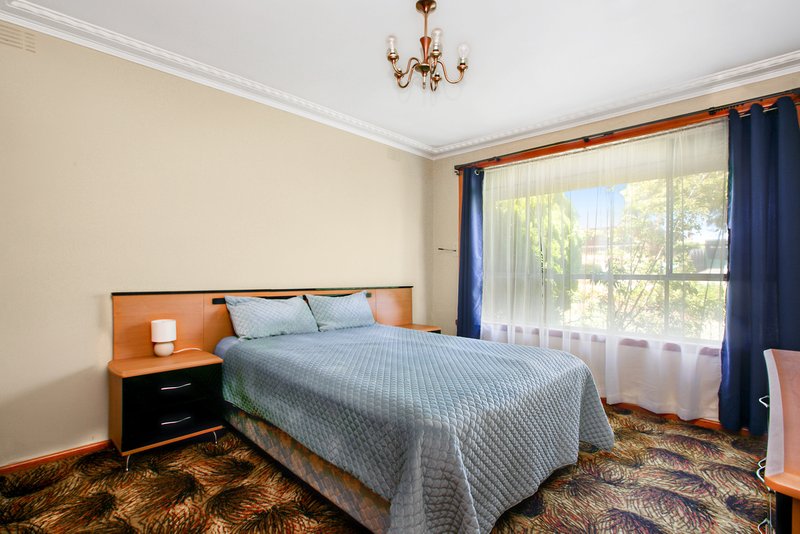 Photo - 72 The Fairway, Kingsbury VIC 3083 - Image 6