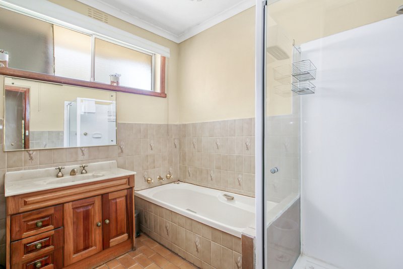 Photo - 72 The Fairway, Kingsbury VIC 3083 - Image 9