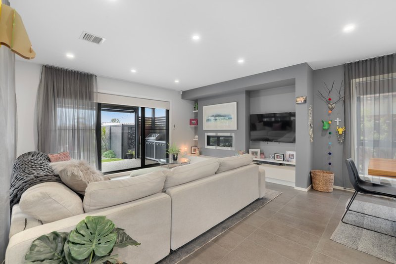 Photo - 72 Tower Road, Werribee VIC 3030 - Image 10