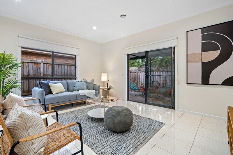 Photo - 72 Tuross Crescent, South Morang VIC 3752 - Image 7