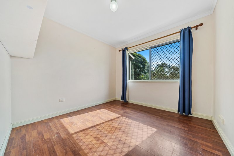 Photo - 72 Tweedvale Street, Beenleigh QLD 4207 - Image 4