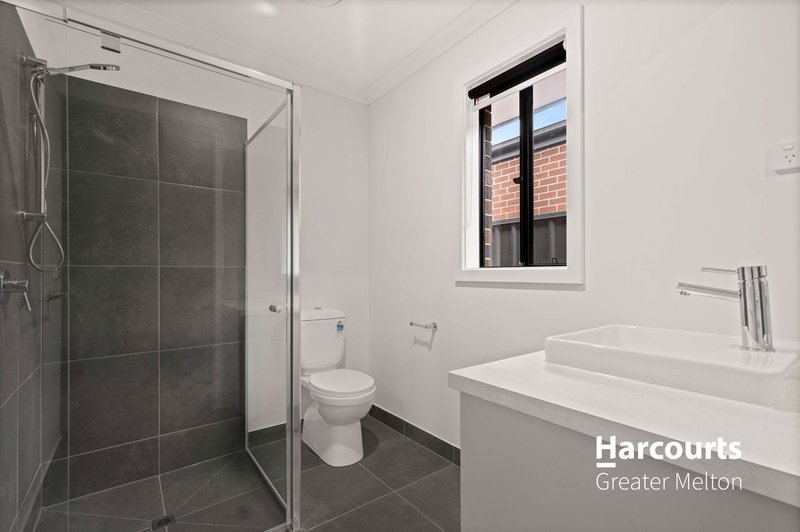 Photo - 72 Wallangara Boulevard, Harkness VIC 3337 - Image 7