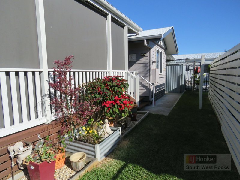 Photo - 72 Wattle Circuit/39-89 Gordon Young Drive, South West Rocks NSW 2431 - Image 6