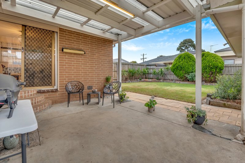 Photo - 72 Wattleglen Street, Craigieburn VIC 3064 - Image 12