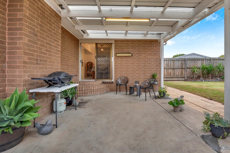 Photo - 72 Wattleglen Street, Craigieburn VIC 3064 - Image 13