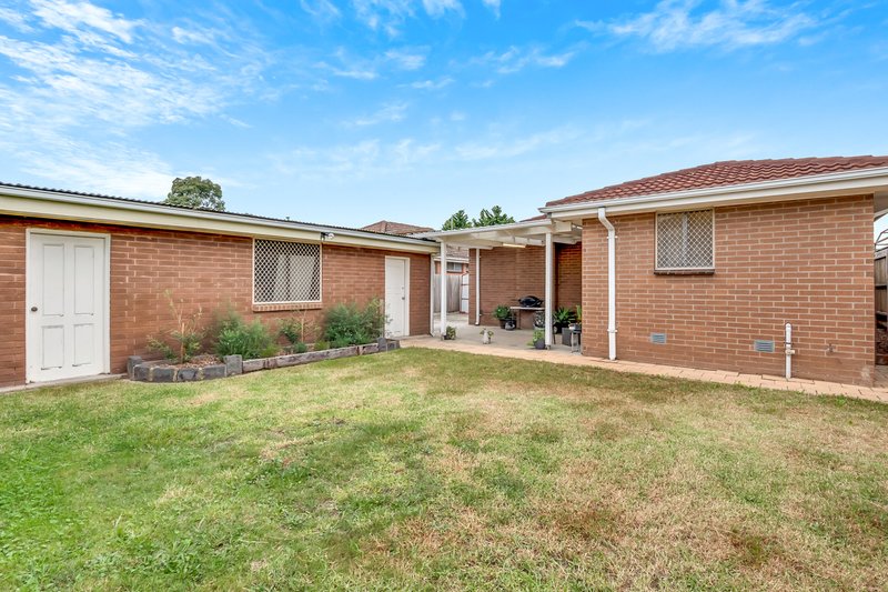 Photo - 72 Wattleglen Street, Craigieburn VIC 3064 - Image 14