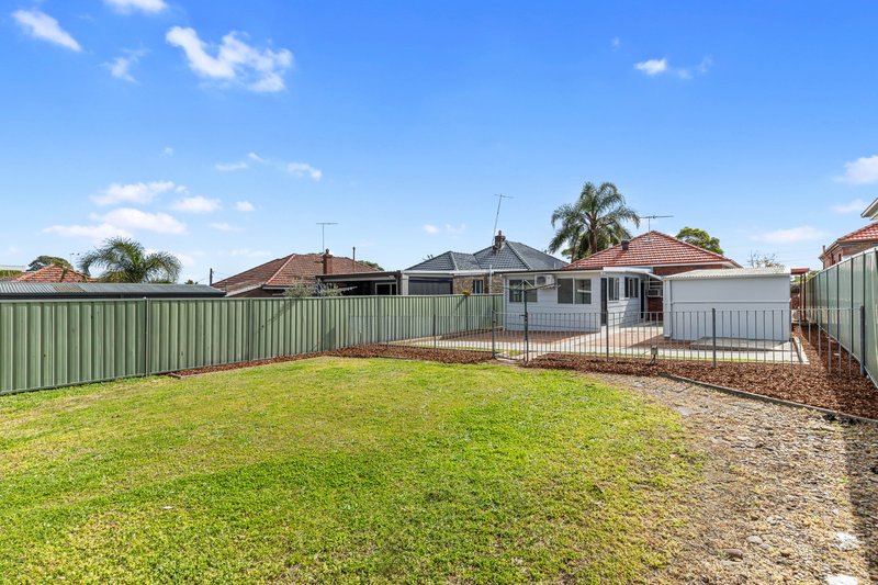 Photo - 72 Wolli Avenue, Earlwood NSW 2206 - Image 8