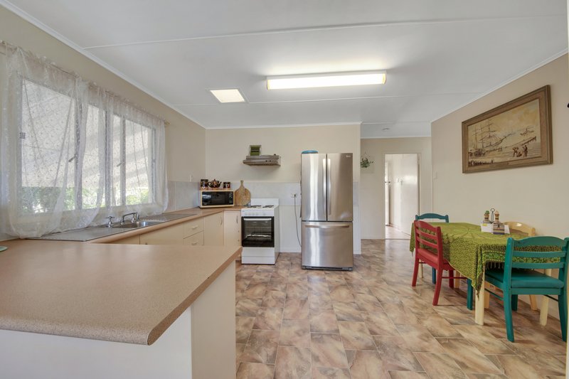 Photo - 72 Wood Street, Barney Point QLD 4680 - Image 6