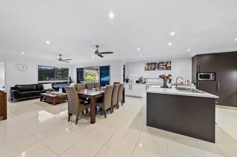 Photo - 72 Woodlands Boulevard, Waterford QLD 4133 - Image 4