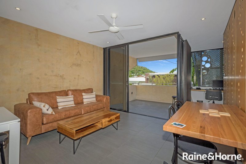 Photo - 7/20 Echlin Street, West End QLD 4810 - Image 2